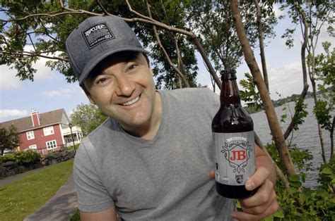 Une première bière commercialisée signée Jeff Boudreault Le Journal