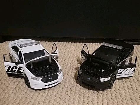 Welly Ford Police Interceptor White Black Scale New No Box Free