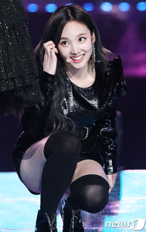 Twice Nayoen Kpop Girls Korean Fashion Kpop Nayeon