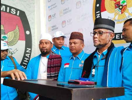 Giliran Pda Antar Berkas Pendaftaran Pemilu Ke Kip Aceh