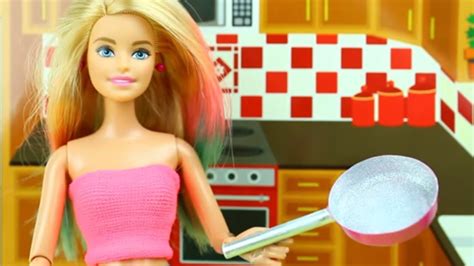 10 TRUCOS Y LIFE HACKS Para Tu BARBIE 4 Ideas fáciles y en menos de 5