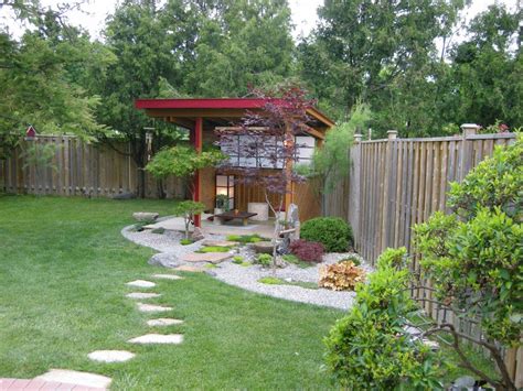 20 Brilliant Corner Yard Landscaping Ideas For You