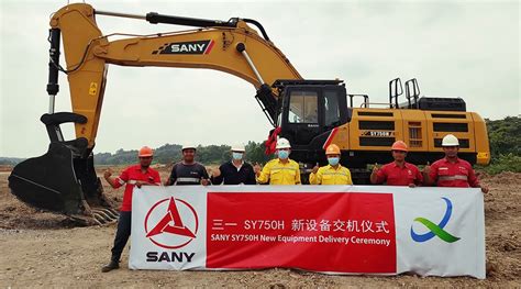 Sanys First Rigid Mining Truck And A Range Of Excavators Delivered To