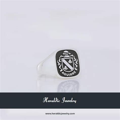 Aguirre Family Crest – Heraldic Jewelry