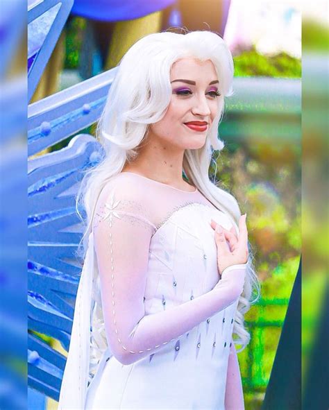 Alice👑 On Instagram “gorgeous Queen👑 ️💙…” Queen Elsa Face