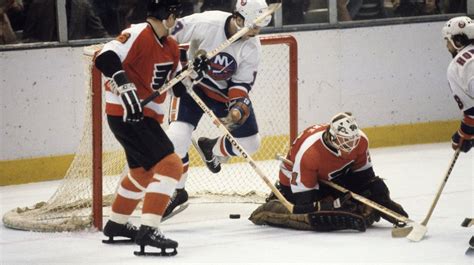 Nassau Coliseum Crowd Was Electric For Islanders First Home Game In