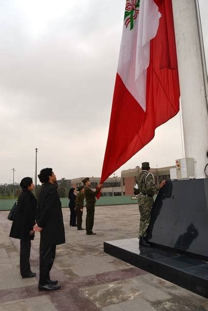 Nuestro Ejército En Video Ejército Del Perú Rinde Homenaje Al Sargento Licenciado Ep Carlos