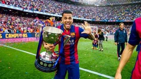 Conheça todos os 41 títulos da carreira de Daniel Alves DCI