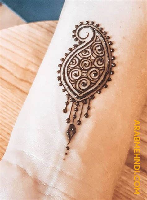 A Henna Tattoo Design On The Wrist