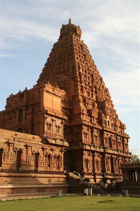 Brihadeshwara Temple Thanjavur Https Renghaholidays Packages