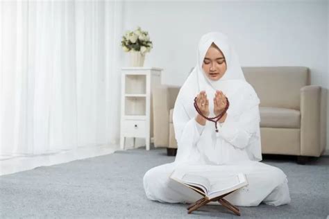 Hukum Shalat Tarawih Untuk Wanita Apakah Lebih Baik Dilakukan Di