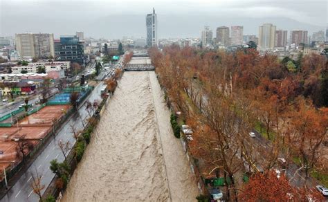 Video Inminente Desborde Del Río Mapocho Amenaza A Zonas Pobladas