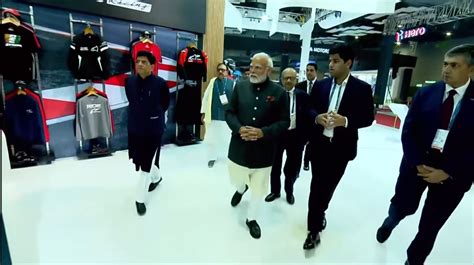 PM Modi interacts with industrialists at Bharat Mobility Global Expo