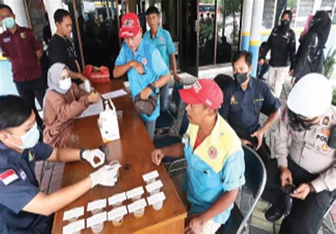 Tes Urine Mendadak Dengan Sasaran Sopir Angkutan Umum Jawa Pos