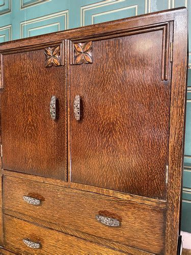 Vintage Oak Veneered Tallboy Hunt Vintage