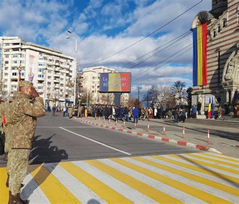 N Centrul Ploie Tiului Ceremonii Militare I Manifest Ri Dedicate