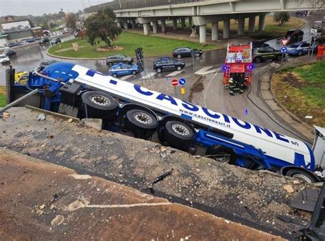 Tir Precipita Da Cavalcavia A Brindisi Ferita Donna Trmtv