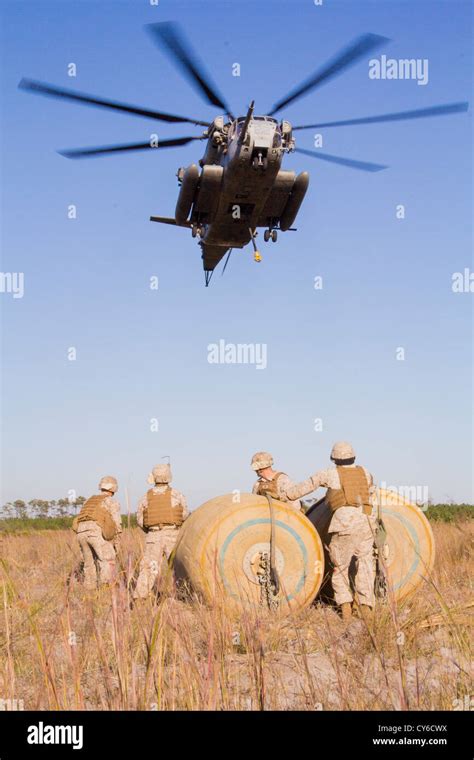 A CH-53E "Super Stallion" helicopter Stock Photo - Alamy