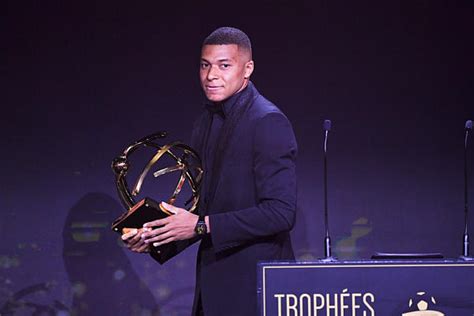 Trophées Unfp Kylian Mbappé Remporte Encore Le Trophée De Meilleur Joueur De La Ligue 1