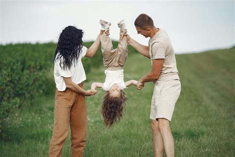 How To Choose The Perfect Backdrop For Your Family Photoshoot