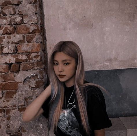 Pin Oleh Aomsin Haritchanan Di Itzy Gaya Rambut Putri Selebritas