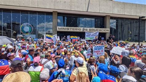 Docentes Venezolanos Vuelven A Las Calles Para Exigir Aumento Salarial