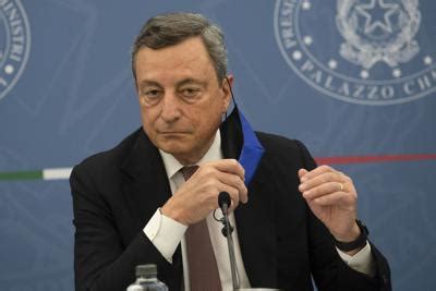 Covid Draghi verso obbligo vaccino e terza dose Green pass sarà esteso