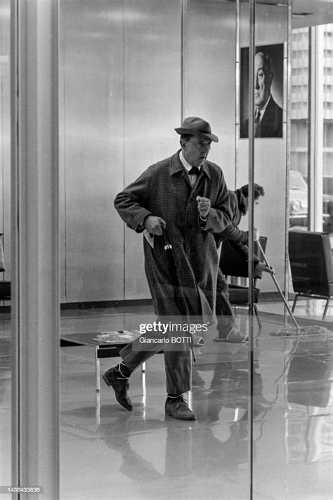 Jacques Tati Sur Le Tournage De Son Film Playtime à Tativille En