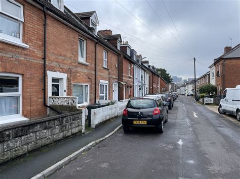 Houses Along Spring Road Mr Ignavy Cc By Sa Geograph Britain