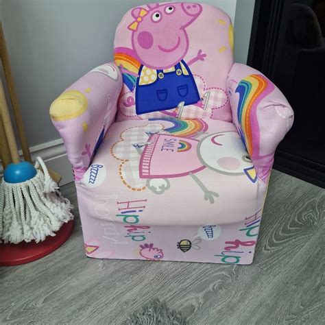 peppa pig chair in SS12 Wickford for £25.00 for sale | Shpock