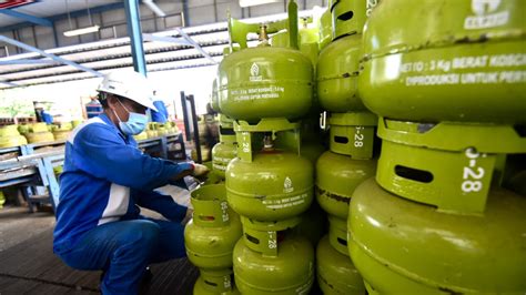 Foto Esdm Alihkan Subsidi Lpg Kg Dari Komoditas Ke Orang Simak