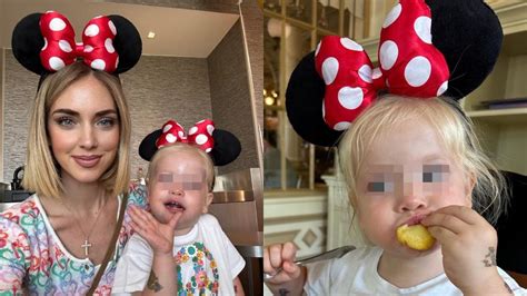 Chiara Ferragni E Vittoria Adorabili In Coordinato A Disneyland