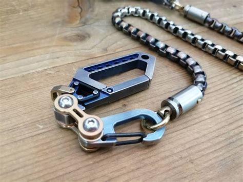 Small Walletchain With Drone Carabiner Bike Link Clip Old School