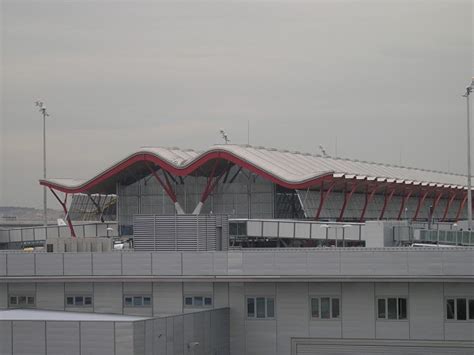 Madrid Barajas Airport Terminal 4 (Madrid, 2005) | Structurae