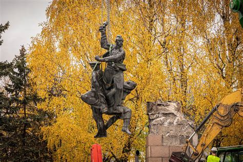 Russia Threatens Latvia With Asymmetric Response Steps For The Demolition Of Soviet Monuments