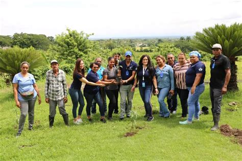 Personal Administrativo Del Hrtqpjb Realiza Jornada De Reforestaci N