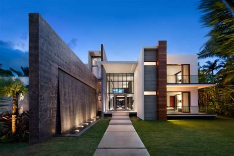 15 Compelling Contemporary Exterior Designs Of Luxury Homes You'll Love