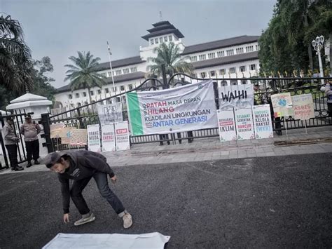 Aksi Peduli Lingkungan Hidup Di Bandung