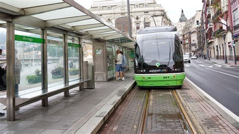 El tranvía de Bilbao blindará sus paradas con 50 cámaras de seguridad