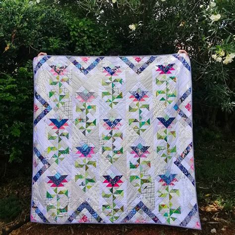 Paradise In Bloom Quilt Quilts Patchwork Quilt Patterns Scrappy Quilts