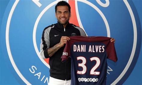 Dani Alves joins PSG - EgyptToday