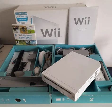 NINTENDO WII WHITE Console RVL 001 Complete Set Up Wii Sports Boxed