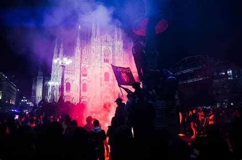 Inter In Finale Di Champions La Festa A San Siro E Il Delirio