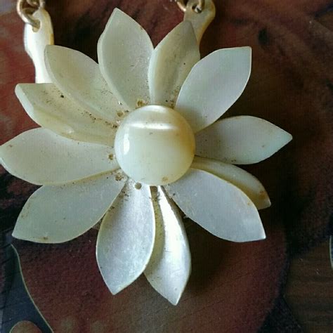 Mid Century Lucite Flower Necklace Vintage Gem