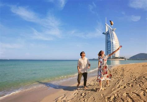 A Tourists' Guide to Dubai Beaches Dress Code | CuddlyNest