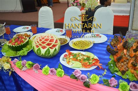 Tempahan Hiasan Tembikai Di Meja Makan Beradab Pengantin