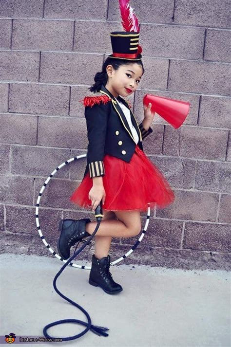 Circus Ringmaster Lion Tamer Costume Photo 38