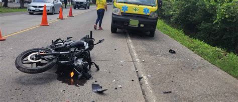 Motociclista lesionado tras impactar contra un vehículo en Zacatecoluca