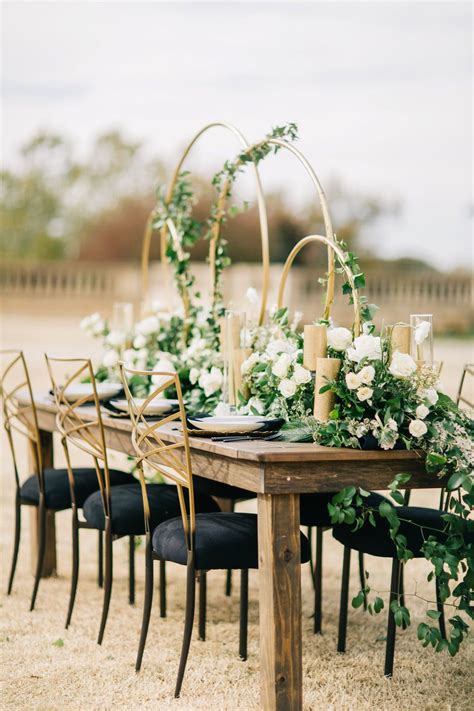 Elegant Black White Gold Texas Wedding Inspiration In 2020 Unique