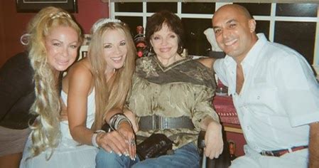 Farándula Hot El Espectáculo es noticia SE CASÓ Tatiana Capote contrajo nupcias en secreto